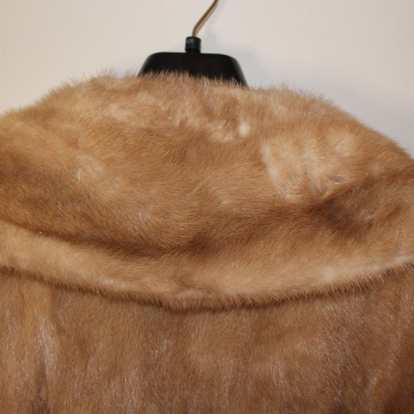 Beautiful Vintage Fur Coat - Picture 8 of 10
